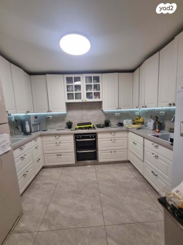 דירה, מבוא דב בר יקר, נווה יעקב, ירושלים