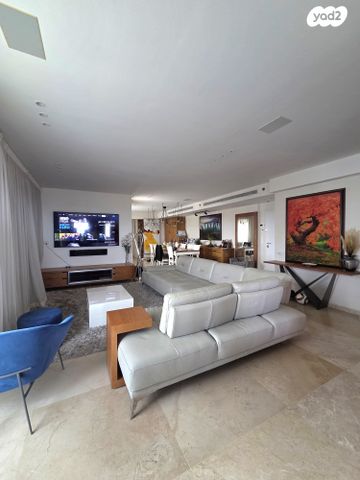 דירה, הגנים, נווה גן, רמת השרון