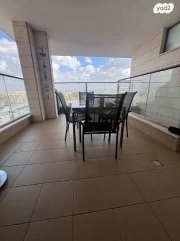 דירה, אלוף עוזי נרקיס 5, מרכז, כפר סבא