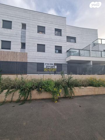 שקמים ואגמים