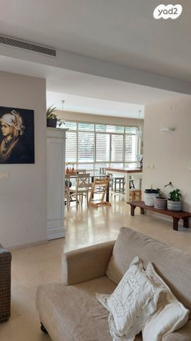 דו משפחתי, אבן יהודה