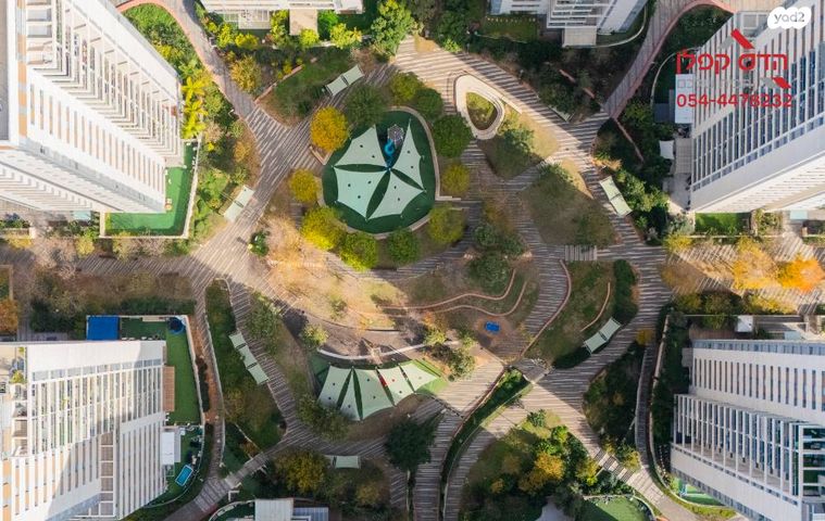 דירה, חיים הרצוג, פסגות אפק, ראש העין