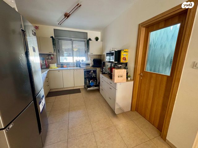 דירה, נחל איילון, צור יצחק, צור יצחק