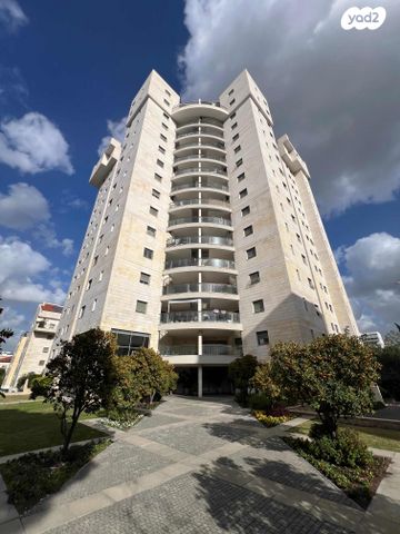 דירה, אלוף עוזי נרקיס 5, מרכז, כפר סבא