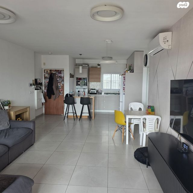 דירה, יוסף שפרינצק, אחדות, פתח תקווה