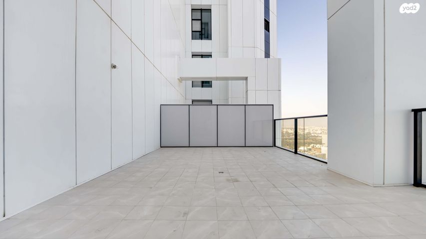 גג/ פנטהאוז, אריאל שרון, סיטי, גבעתיים