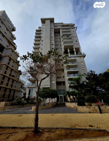 דירה, הגנים, נווה גן, רמת השרון