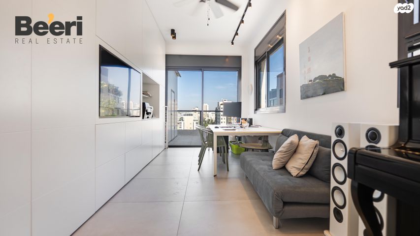 גג/ פנטהאוז, איינשטיין 21, אזור הבילויים, רמת גן