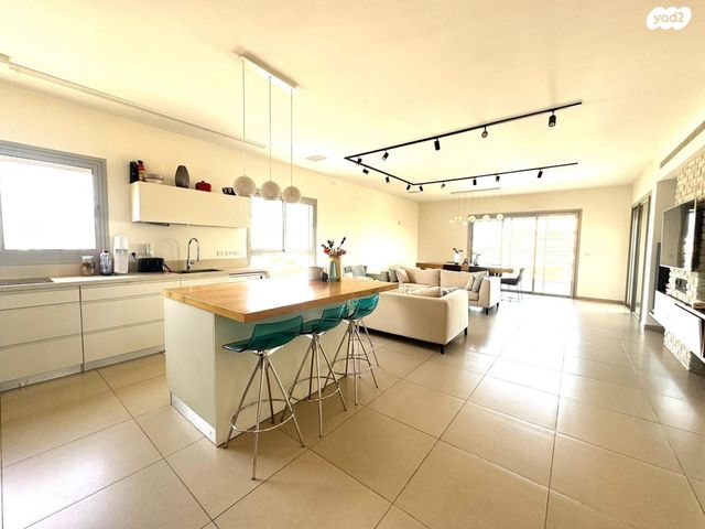 דופלקס, כפר סבא