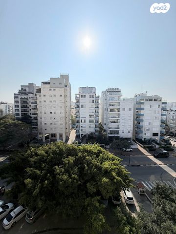 הרב הרצוג 23