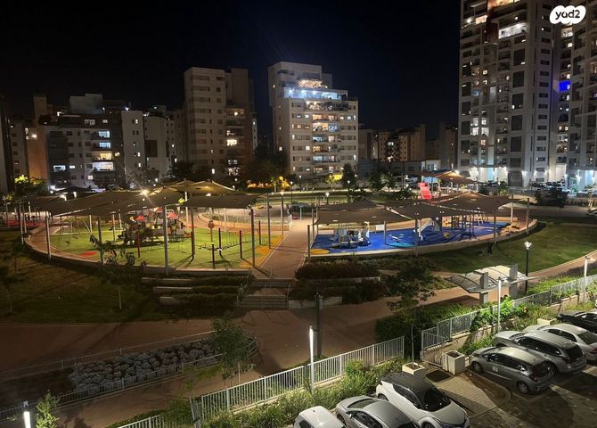 דירה, פרופ' אפרים קציר, רחובות המדע, רחובות