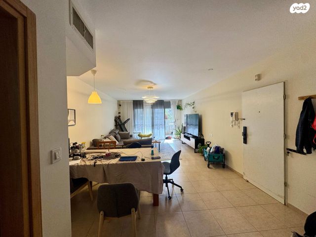 דירה, נחל איילון, צור יצחק, צור יצחק