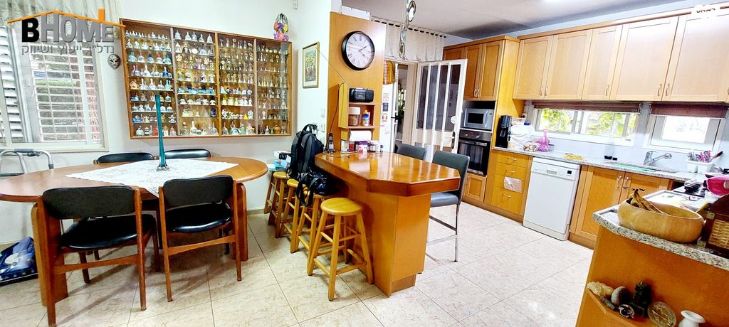 בית פרטי/ קוטג', המייסדים 69, כפר יונה