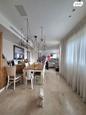 דירה, הגנים, נווה גן, רמת השרון