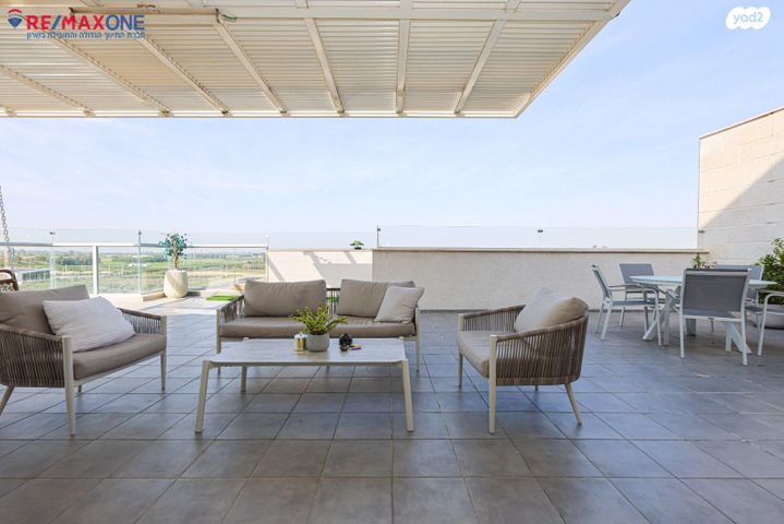 גג/ פנטהאוז, שלמה וחיה אנגל, כפר סבא הירוקה, כפר סבא