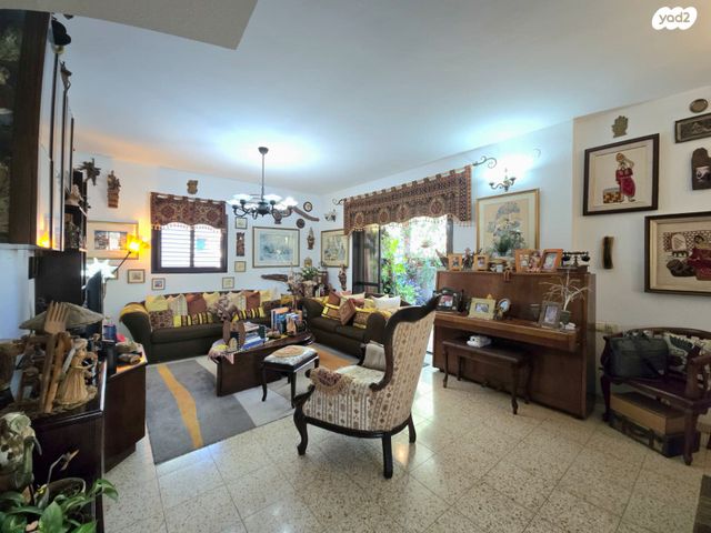 דירה, רעננה