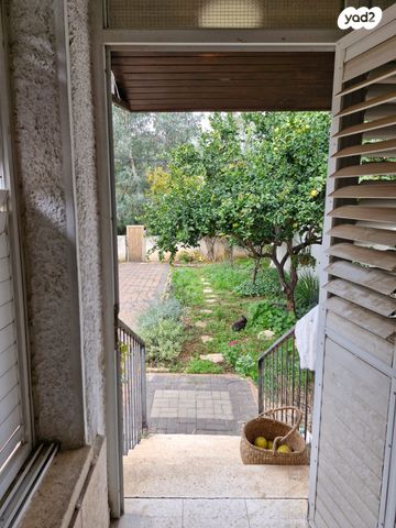 דו משפחתי, בר כוכבא, הרצליה