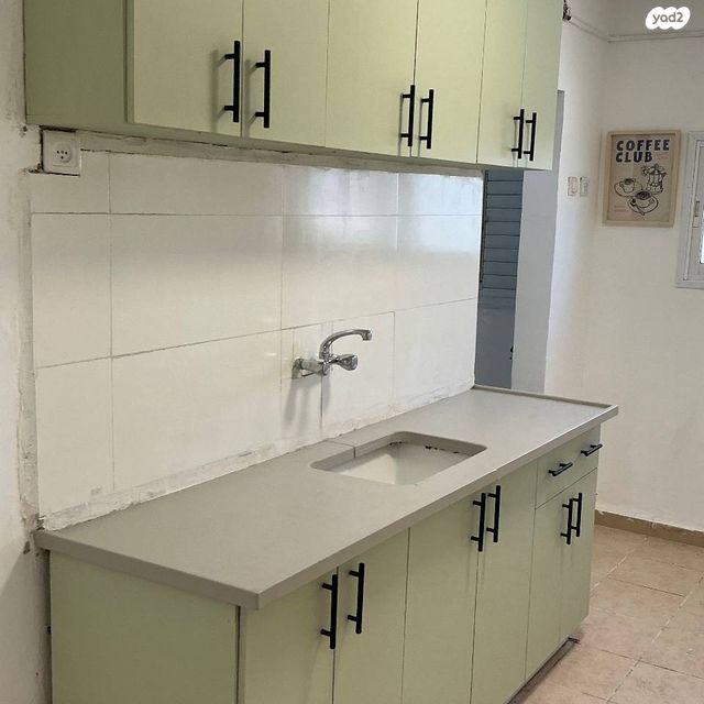 אבן גבירול 8