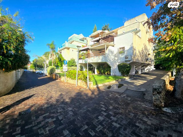 דירה, רעננה