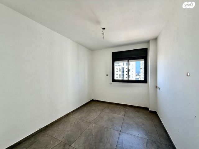 דירה, קרל פופר 14, קרית המדע, נתניה