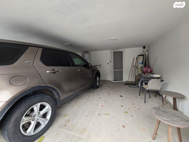 דו משפחתי, יובלים, אלפי מנשה