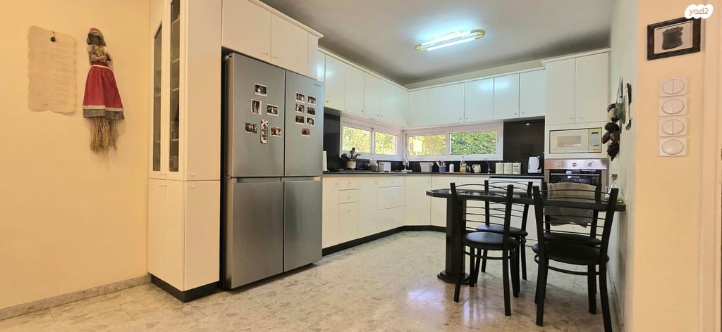 דו משפחתי, אורנית