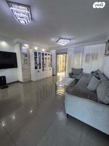 דירת גן, כנפי נשרים 9, אשקלון