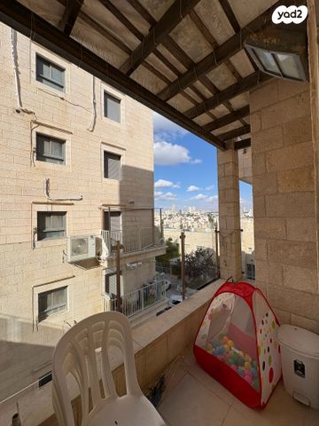 דירה, יוסף חכמי, בית וגן, ירושלים