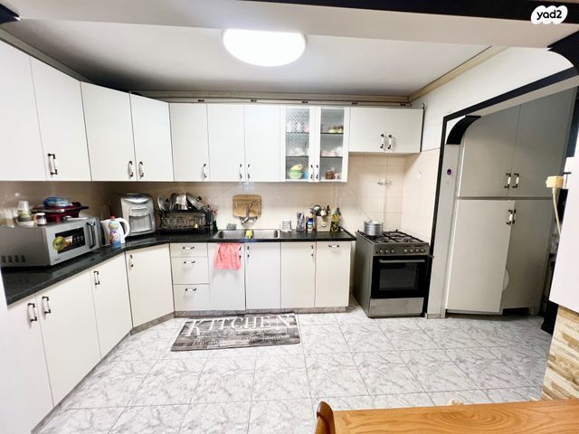 דירה, הערבה, רמות ויצמן, יבנה