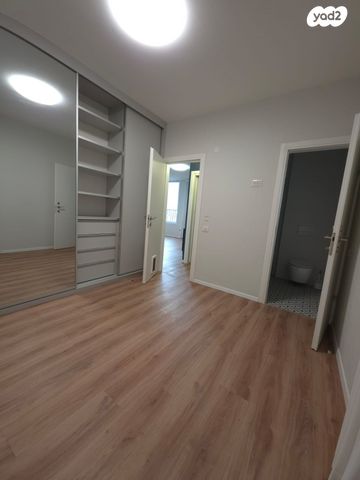 דירה, דרך בן גוריון, בת ים