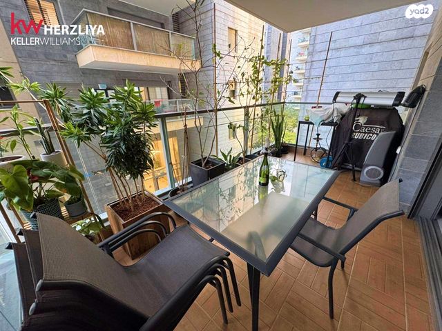 דירה, החליל, גליל ים (מתחם הכוכבים), הרצליה