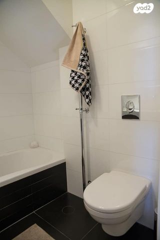 דופלקס, 2003, רעננה