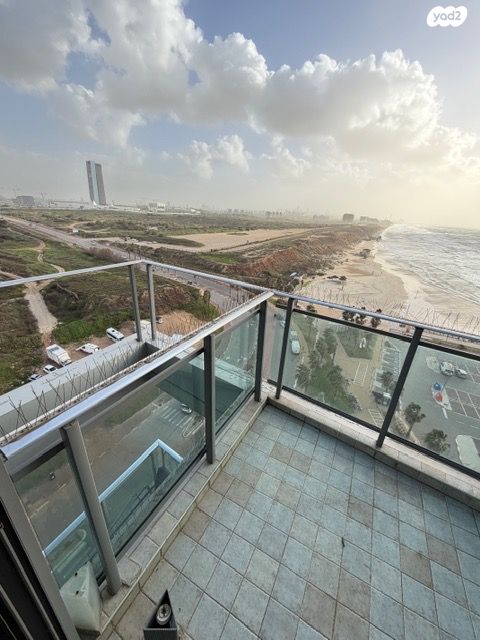 דירה, הרצליה