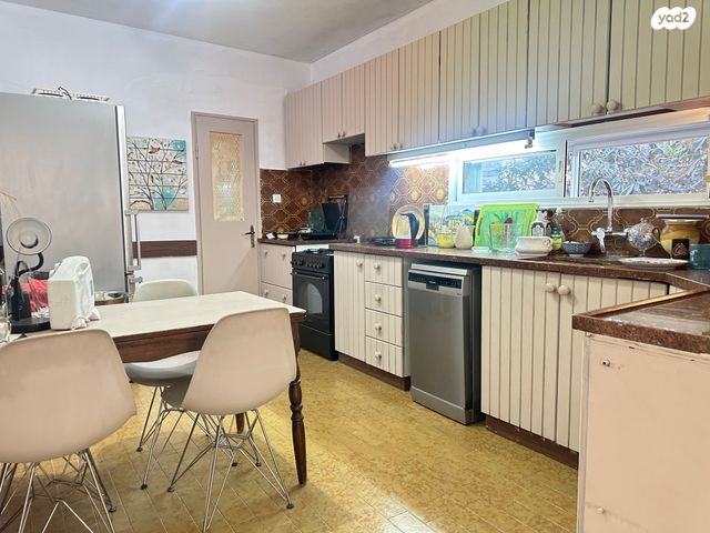 דירה, פועלים א, כפר סבא