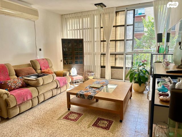 דירה, פועלים א, כפר סבא