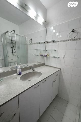 דירה, כפר סבא