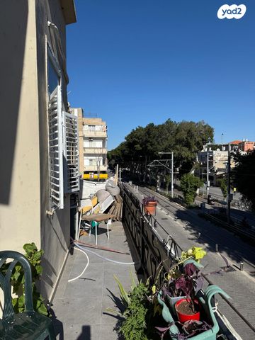 דירה, שדרות ירושלים, צהלון, שיכוני חסכון, תל אביב יפו