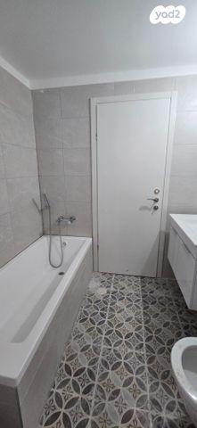 דירה, אליהו גולומב, פתח תקווה