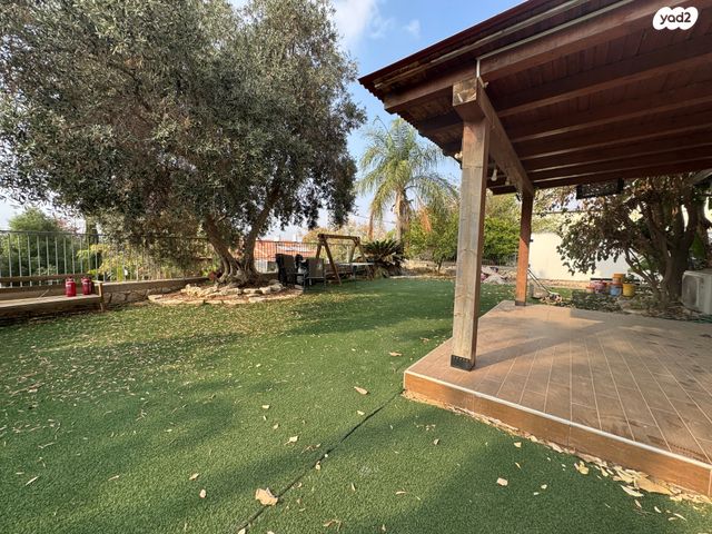 השקד עופרים 