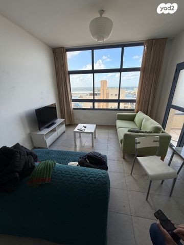 מרינה, פארק לאומי וחופים