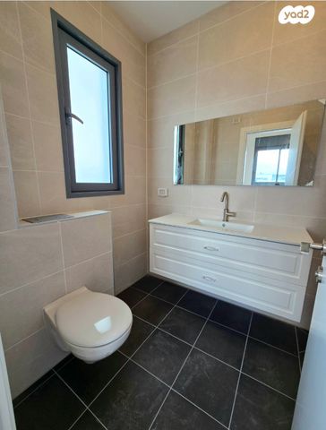 דירה, שדרות בן אב"י 6, נוף הטיילת, נתניה