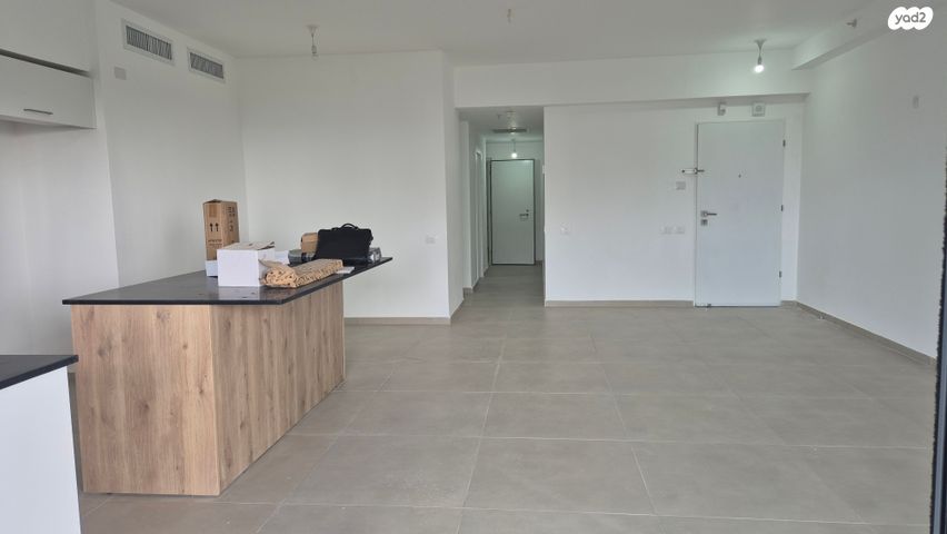 דירה, אמנון ליפקין שחק, נוף הטיילת, נתניה