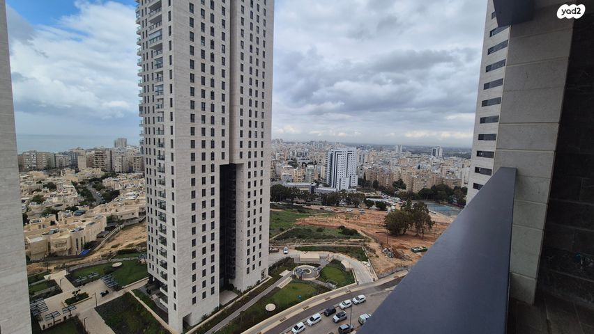 דירה, אמנון ליפקין שחק, נוף הטיילת, נתניה