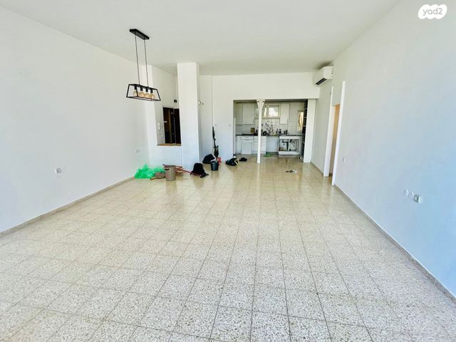 דירה, מלכי ישראל, הצפון הישן - דרום, תל אביב יפו