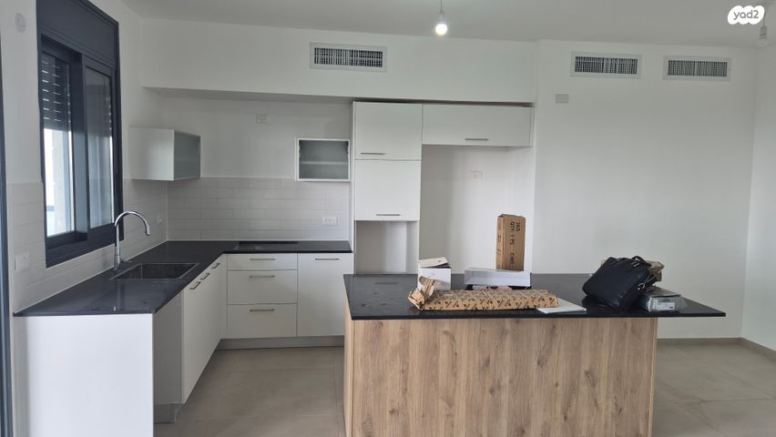 דירה, אמנון ליפקין שחק, נוף הטיילת, נתניה