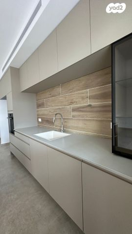 דירה, אור עקיבא