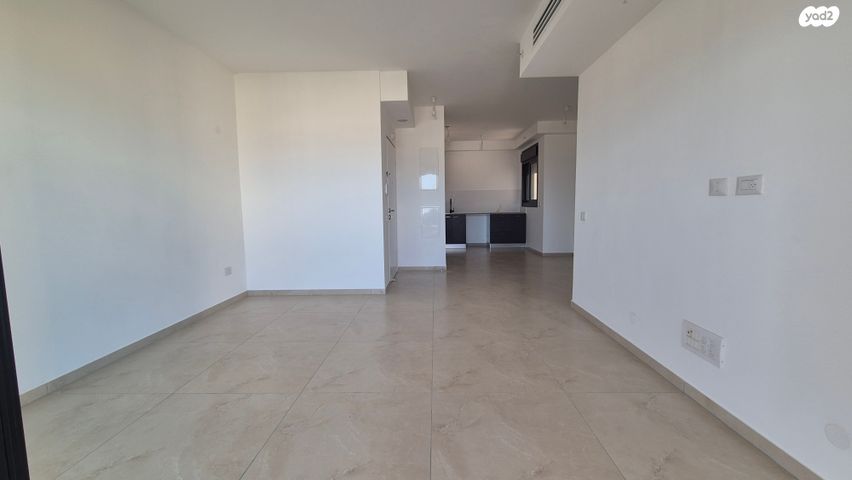 דירה, אמנון ליפקין שחק, נוף הטיילת, נתניה