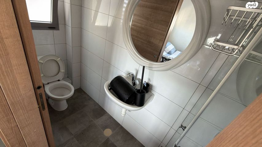 דירה, צבי הירש קלישר, מחנה יהודה, פתח תקווה