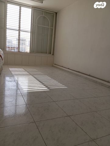 חכמי אתונה 69