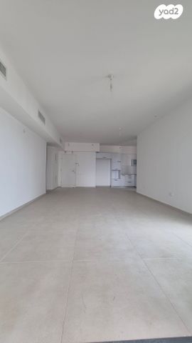 דירה, אמנון ליפקין שחק, נוף הטיילת, נתניה